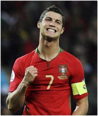 吕文君庆祝夺冠：是海港的三连冠，更是上海的三连冠