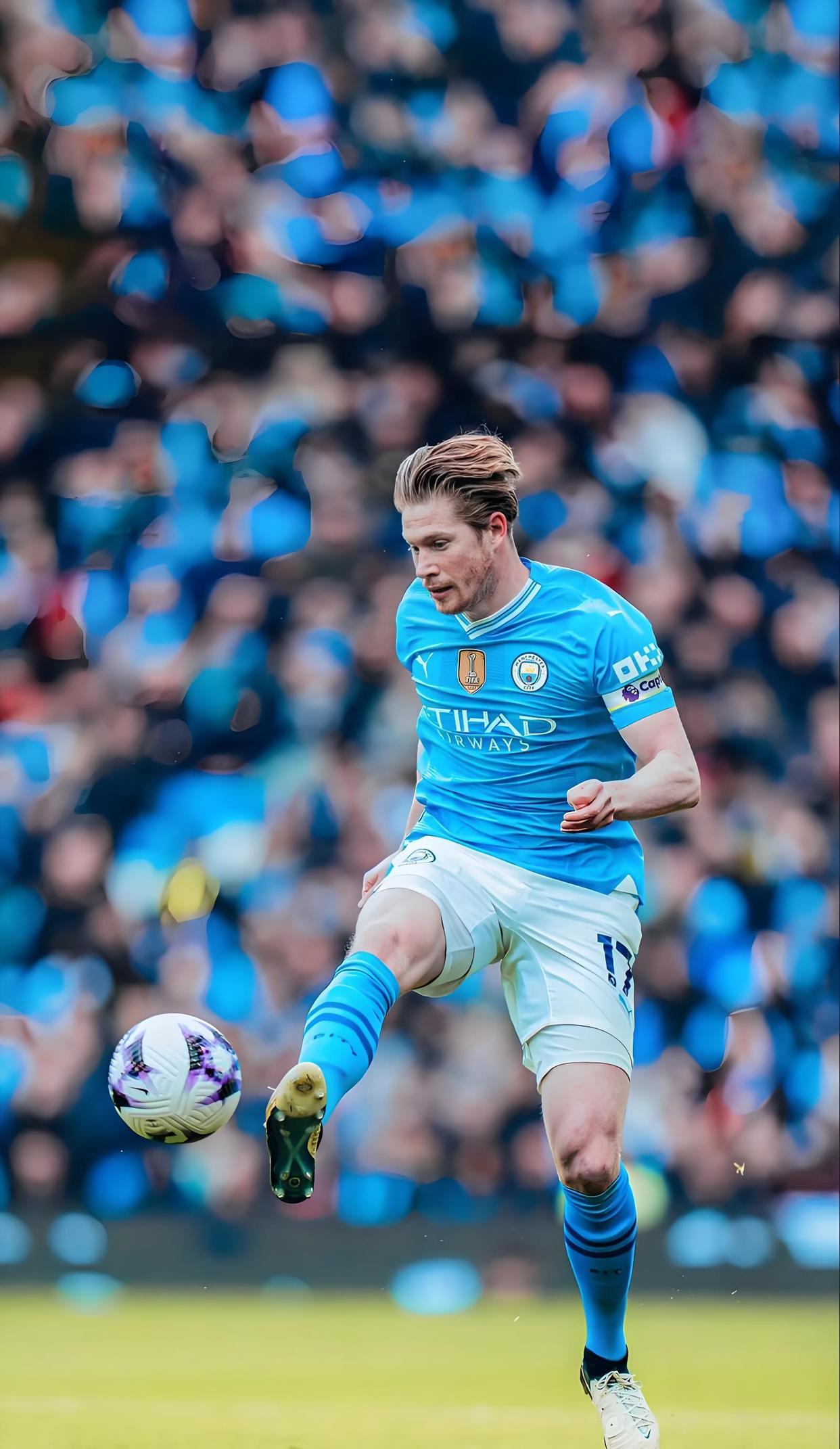 话题｜萨拉赫无缘欧冠名单 离开利物浦倒计时？