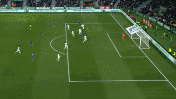 卡斯特罗普：踢拜仁染红是我铲球出现了失误；我最擅长8号位